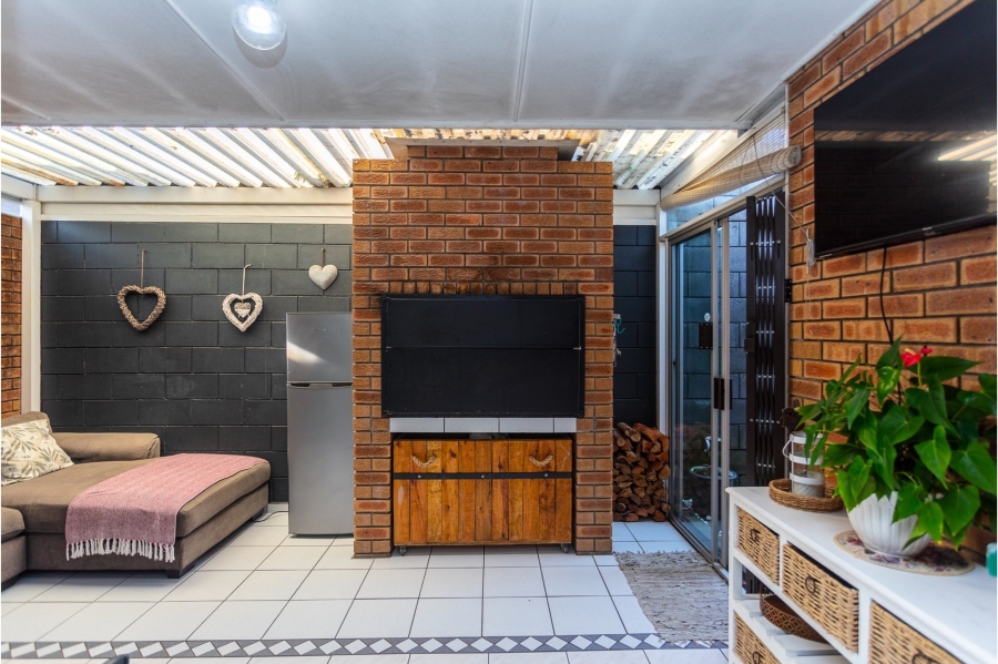 3 Bedroom Property for Sale in Amandelsig Western Cape